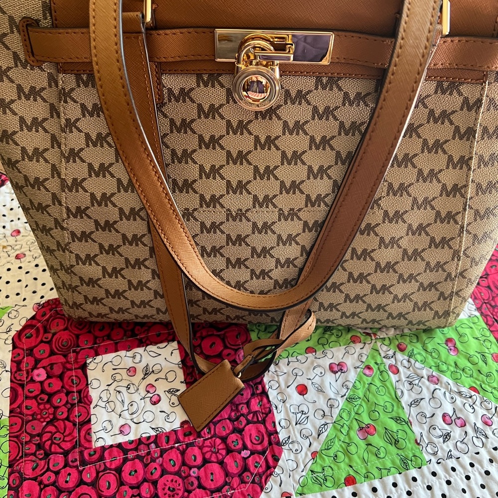 Michael Kors satchel handbag purse. Gently used!!